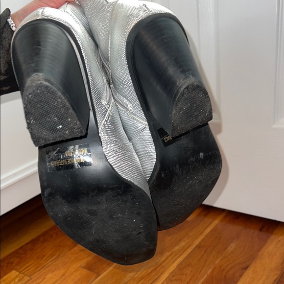 DV by Dolce Vita Metallic Silver Ankle Booties - Picture 7 of 8